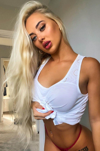 Aza, Russian escort who offers dates in Florence (Florencia)